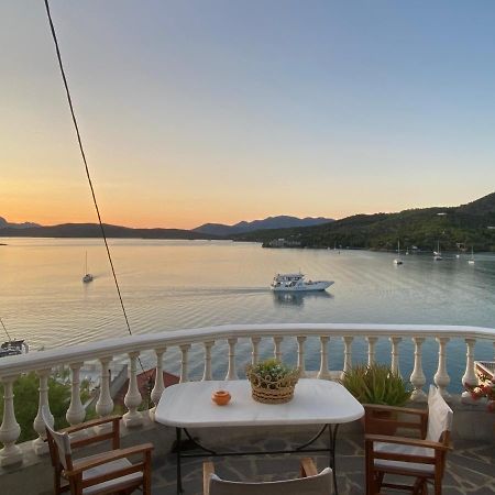 Kasteli Suite Poros Town Zewnętrze zdjęcie