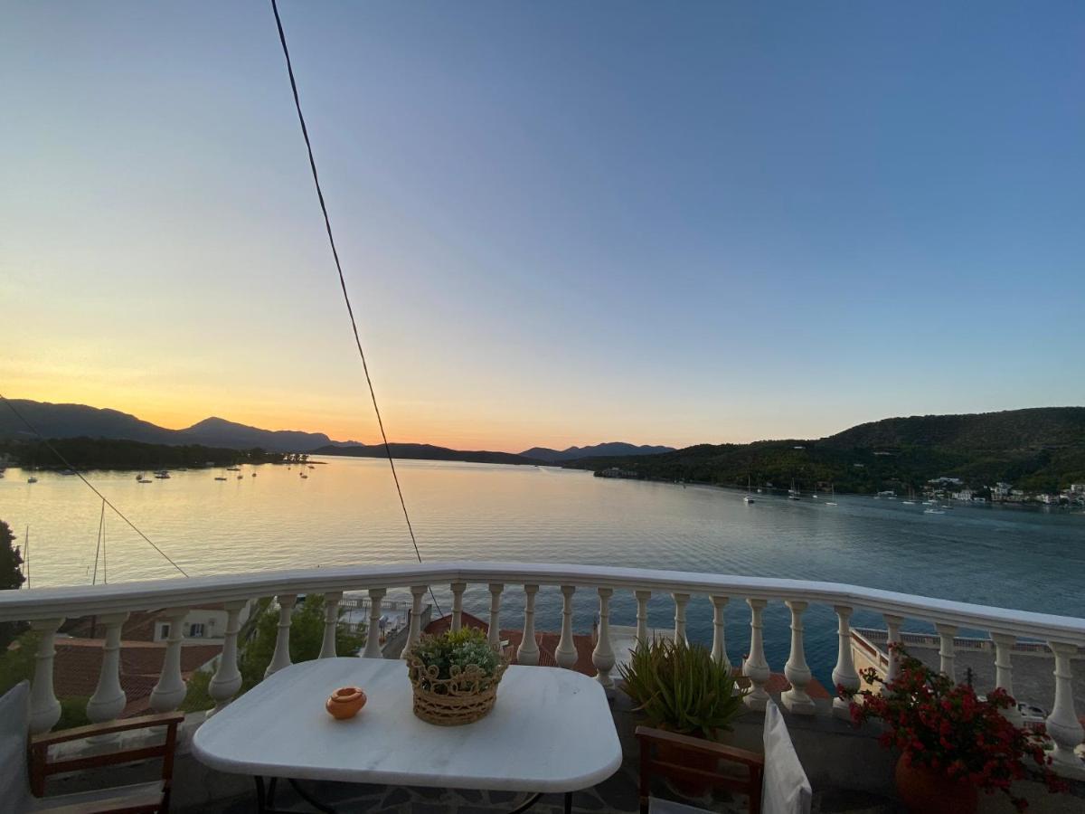 Kasteli Suite Poros Town Zewnętrze zdjęcie