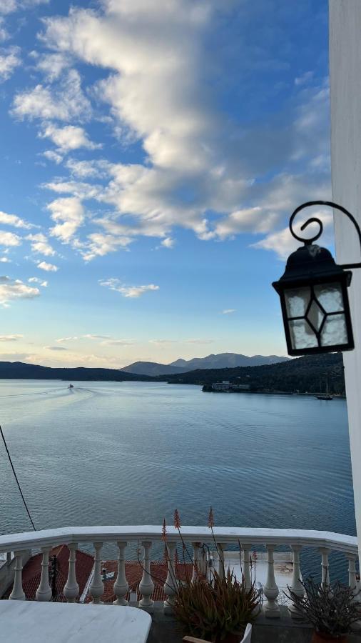 Kasteli Suite Poros Town Zewnętrze zdjęcie