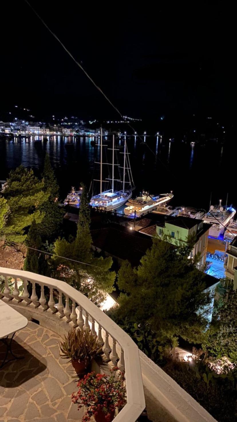 Kasteli Suite Poros Town Zewnętrze zdjęcie