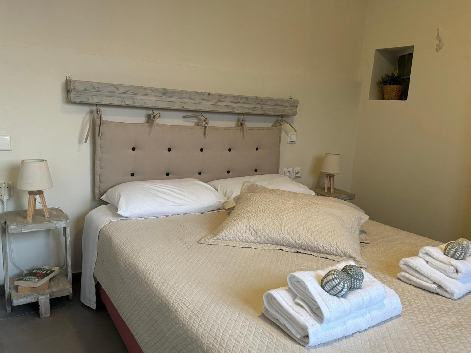 Kasteli Suite Poros Town Zewnętrze zdjęcie