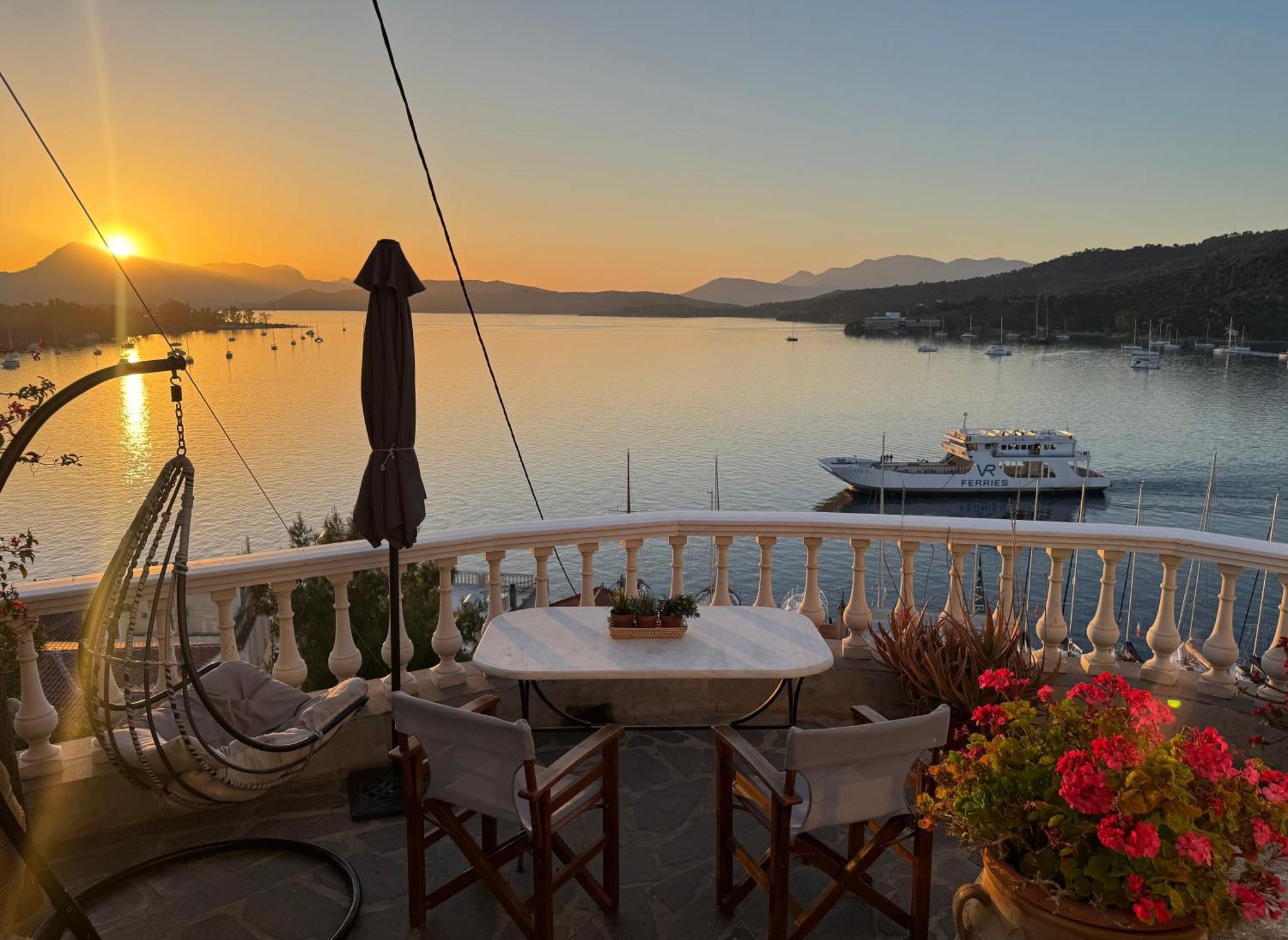 Kasteli Suite Poros Town Zewnętrze zdjęcie