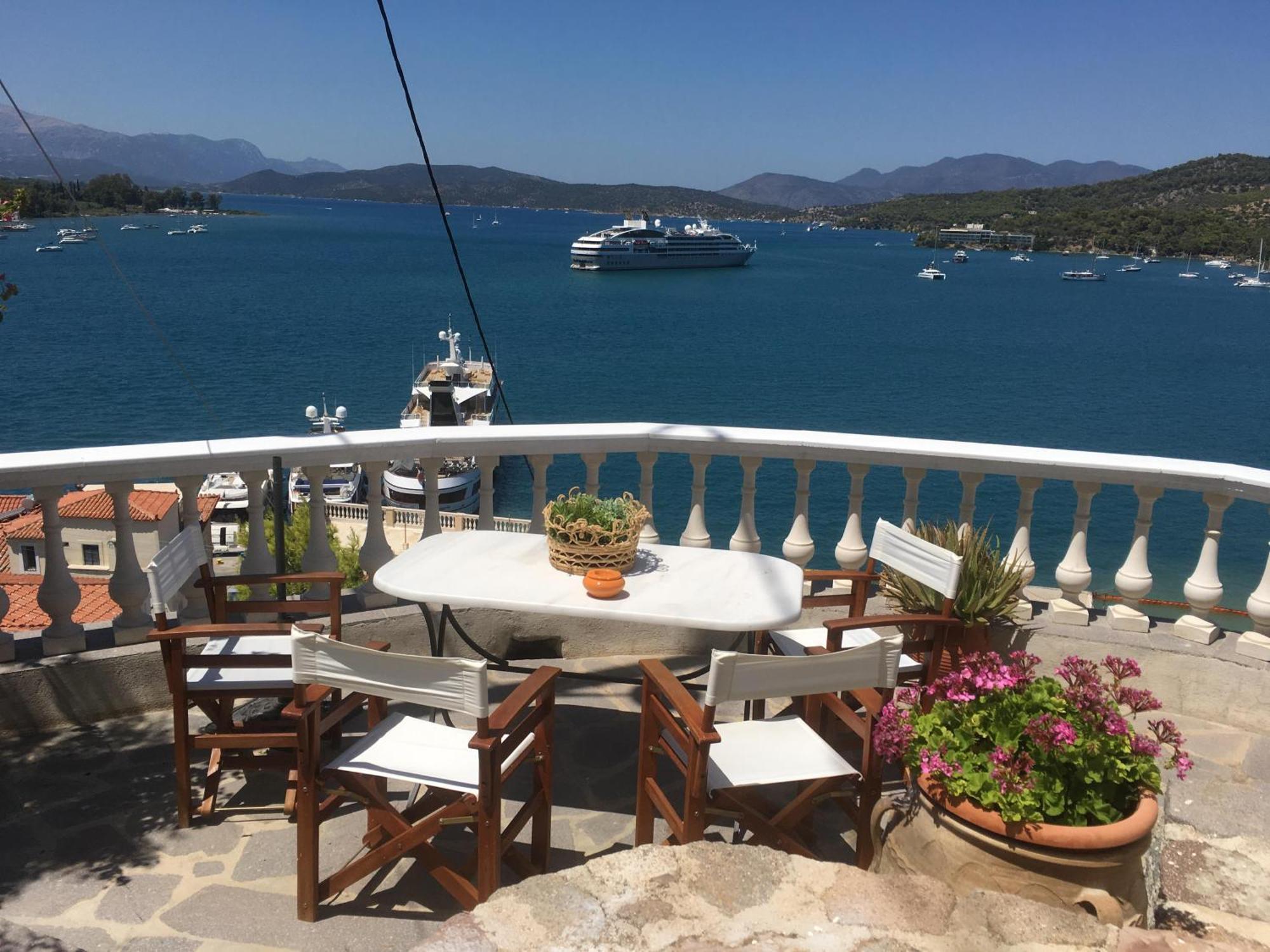 Kasteli Suite Poros Town Zewnętrze zdjęcie