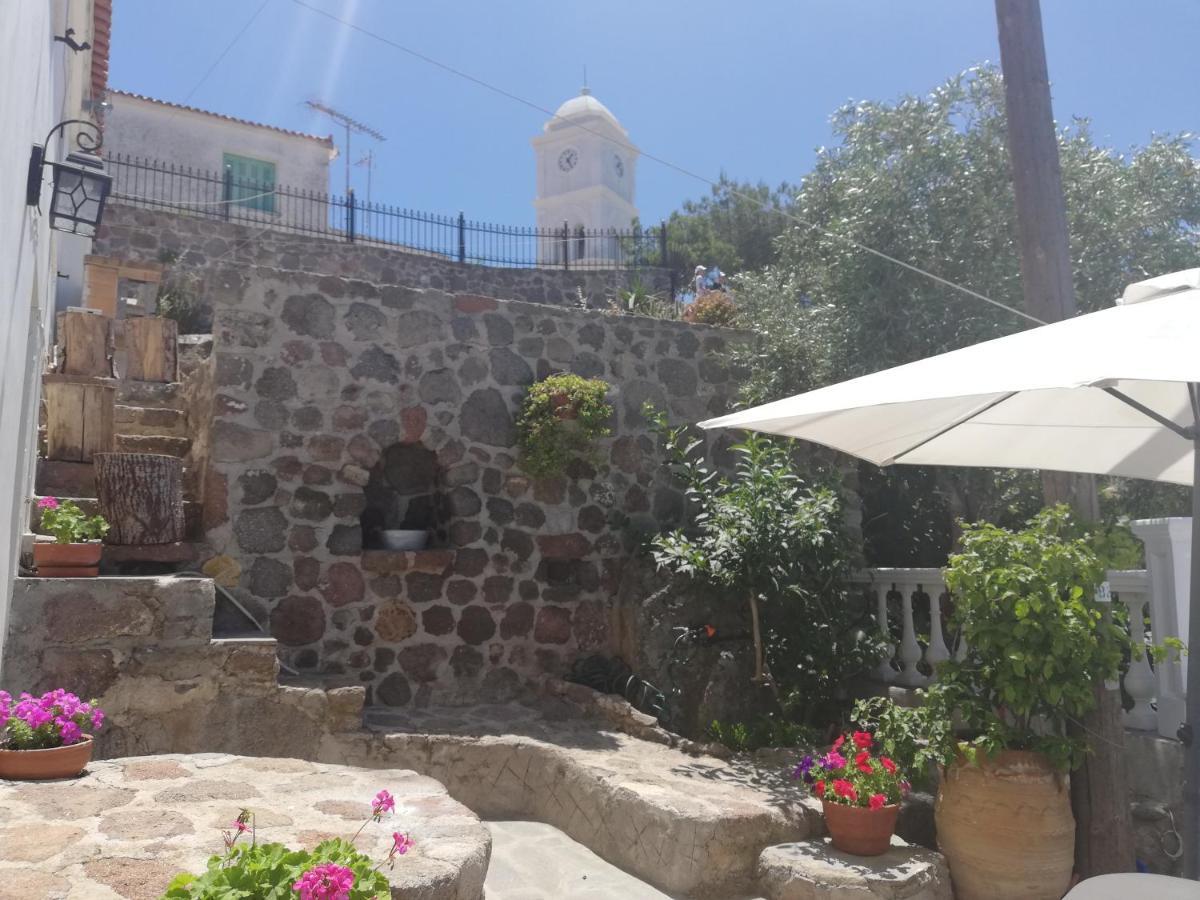 Kasteli Suite Poros Town Zewnętrze zdjęcie